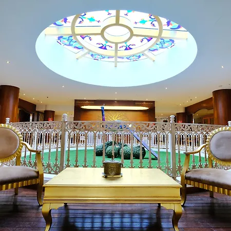 Sabiha Gokcen Airport מלון 3*